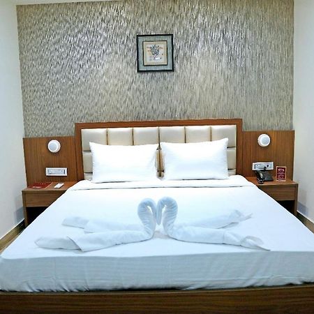 Hotel Shubham Celebrations Haiderabad Buitenkant foto
