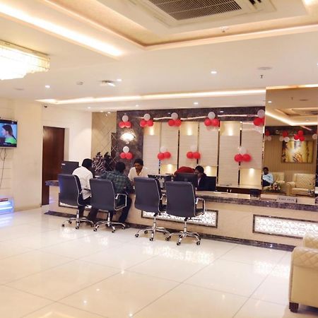 Hotel Shubham Celebrations Haiderabad Buitenkant foto