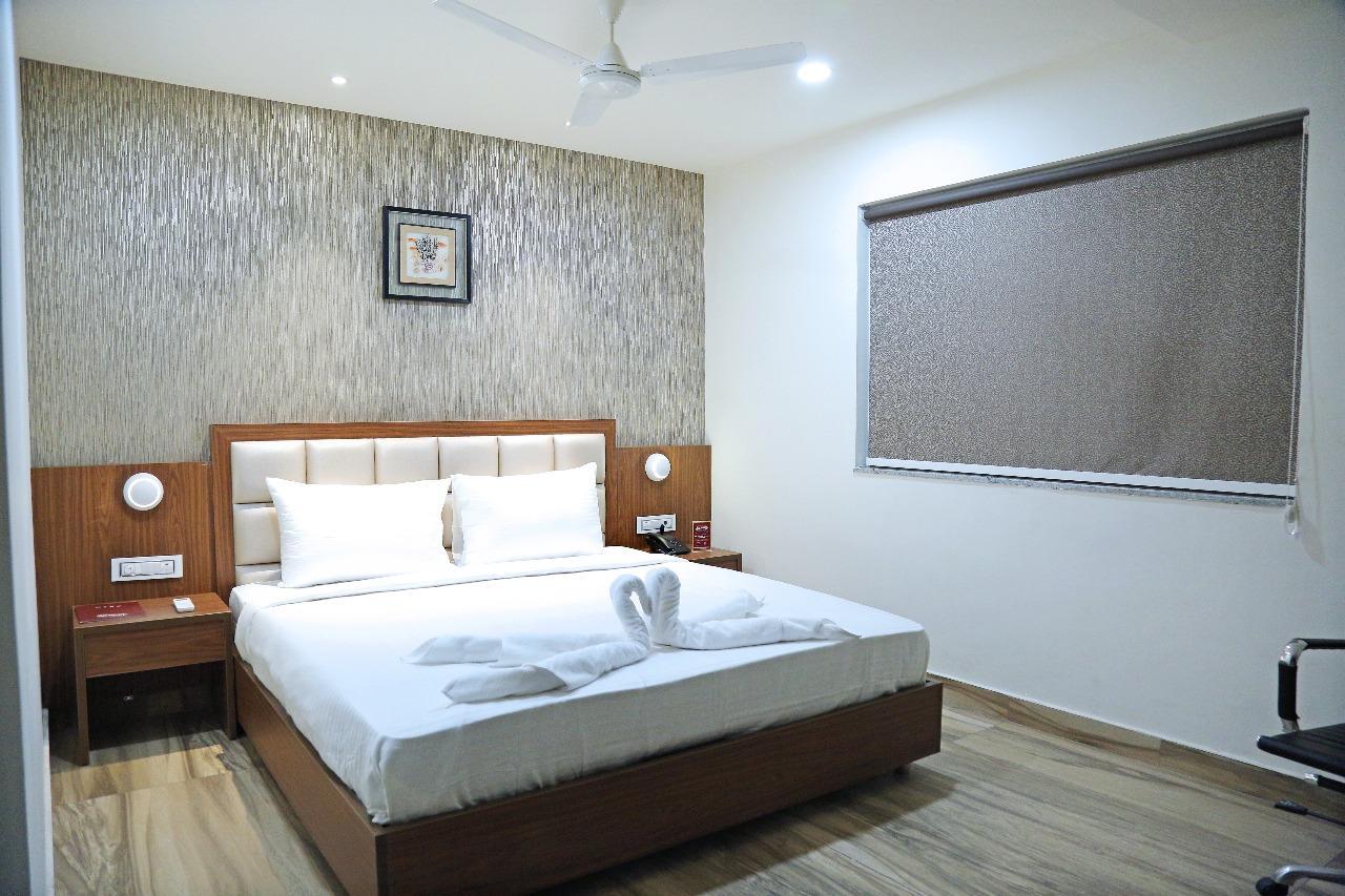 Hotel Shubham Celebrations Haiderabad Buitenkant foto
