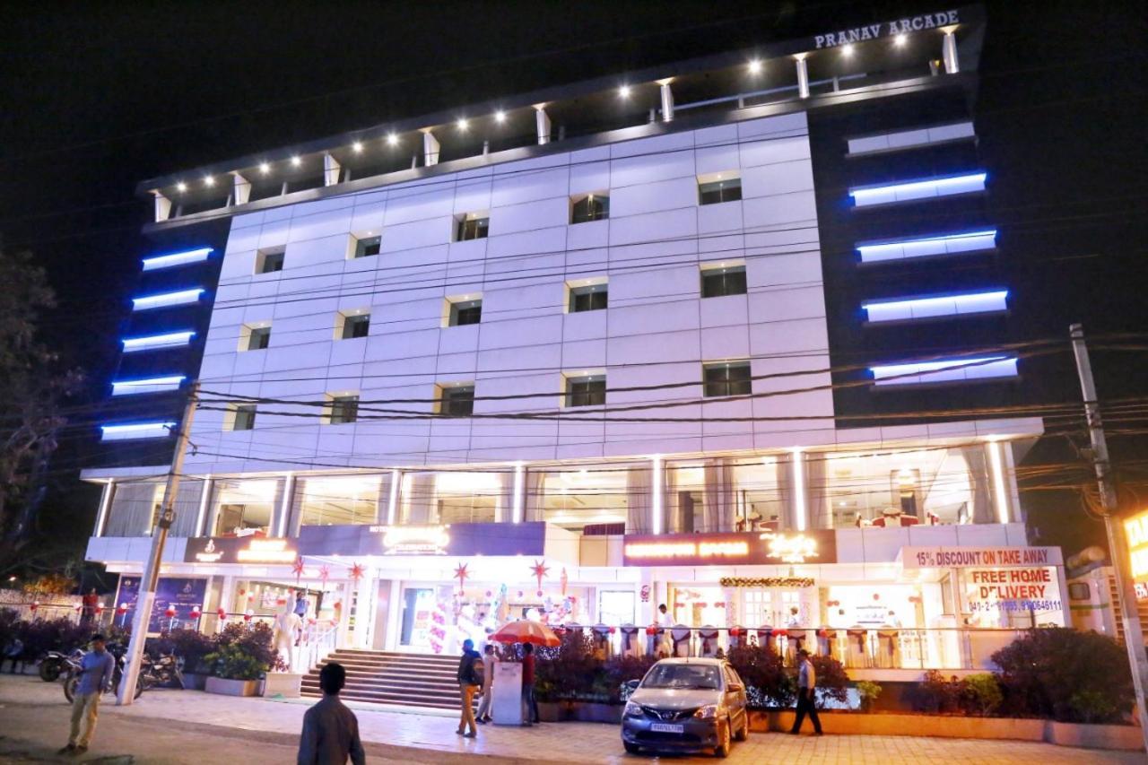 Hotel Shubham Celebrations Haiderabad Buitenkant foto